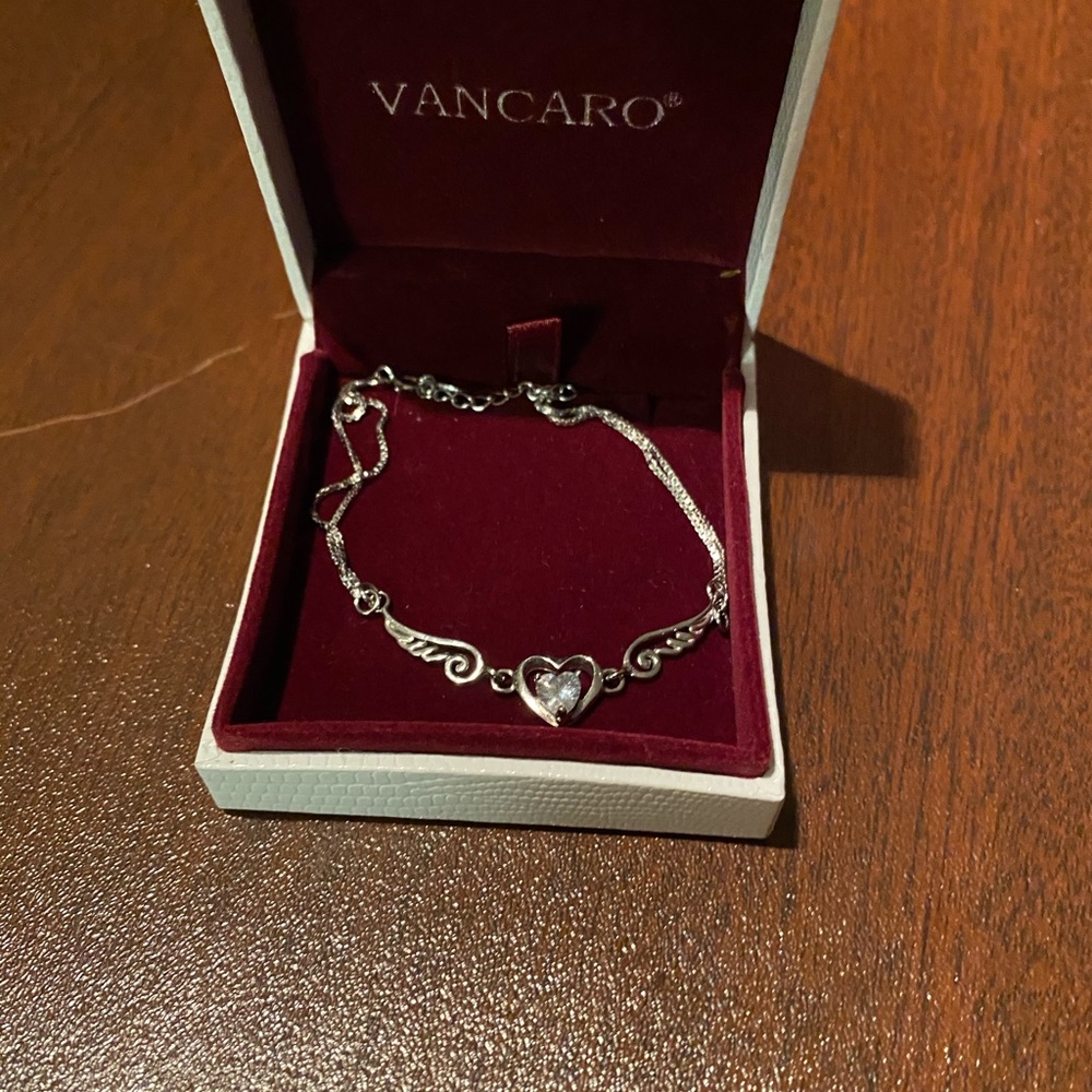 Women’s petite bracelet with heart and rhinestone